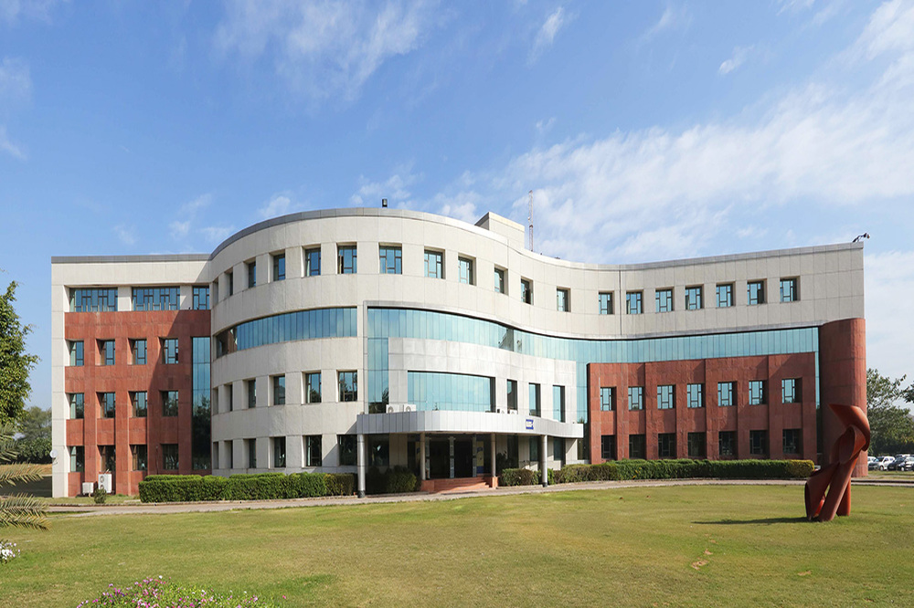 Amity University, Jaipur – MbaEduSarthi