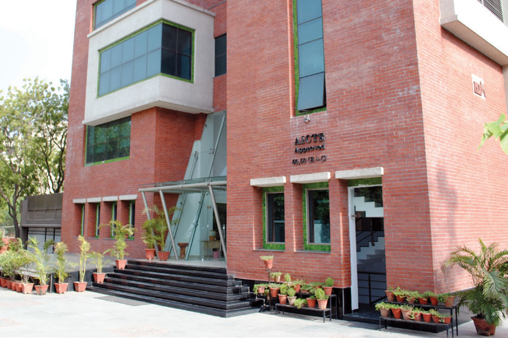 New Delhi institute of Management
